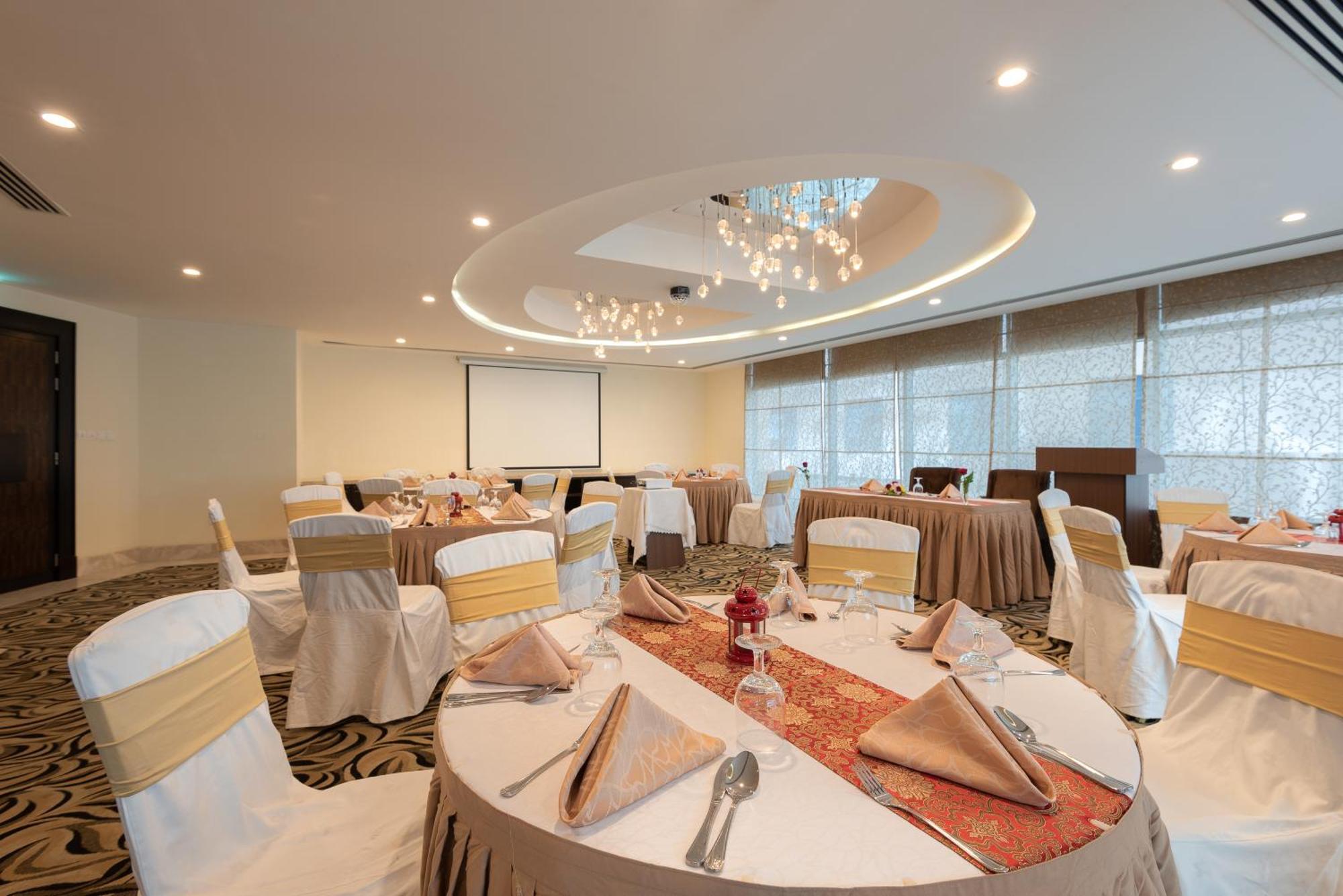 Landmark Premier Hotel 4*