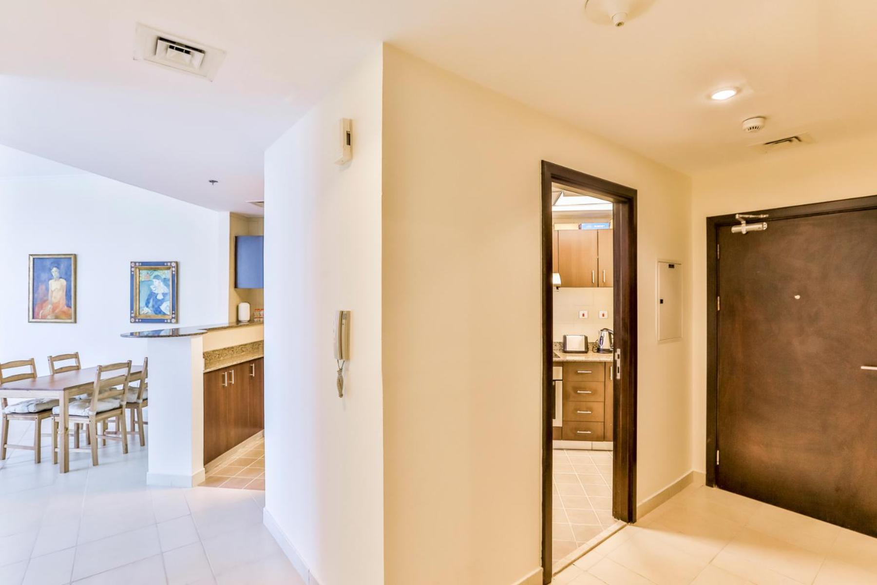 Apartment 2br High Floor Torch Tower Marina *