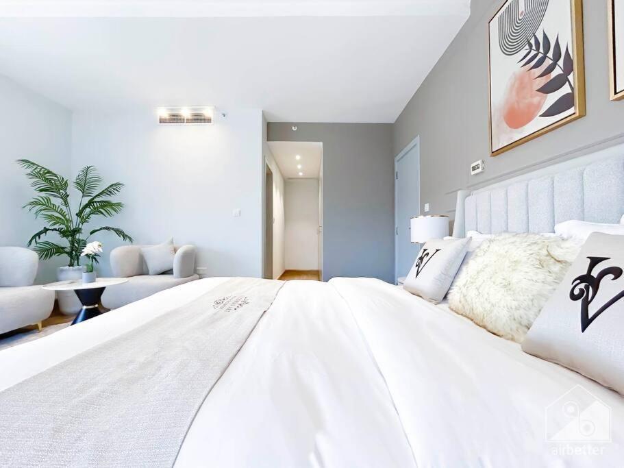 Luxury With Incredible Views & Balcony Jbr Dubai