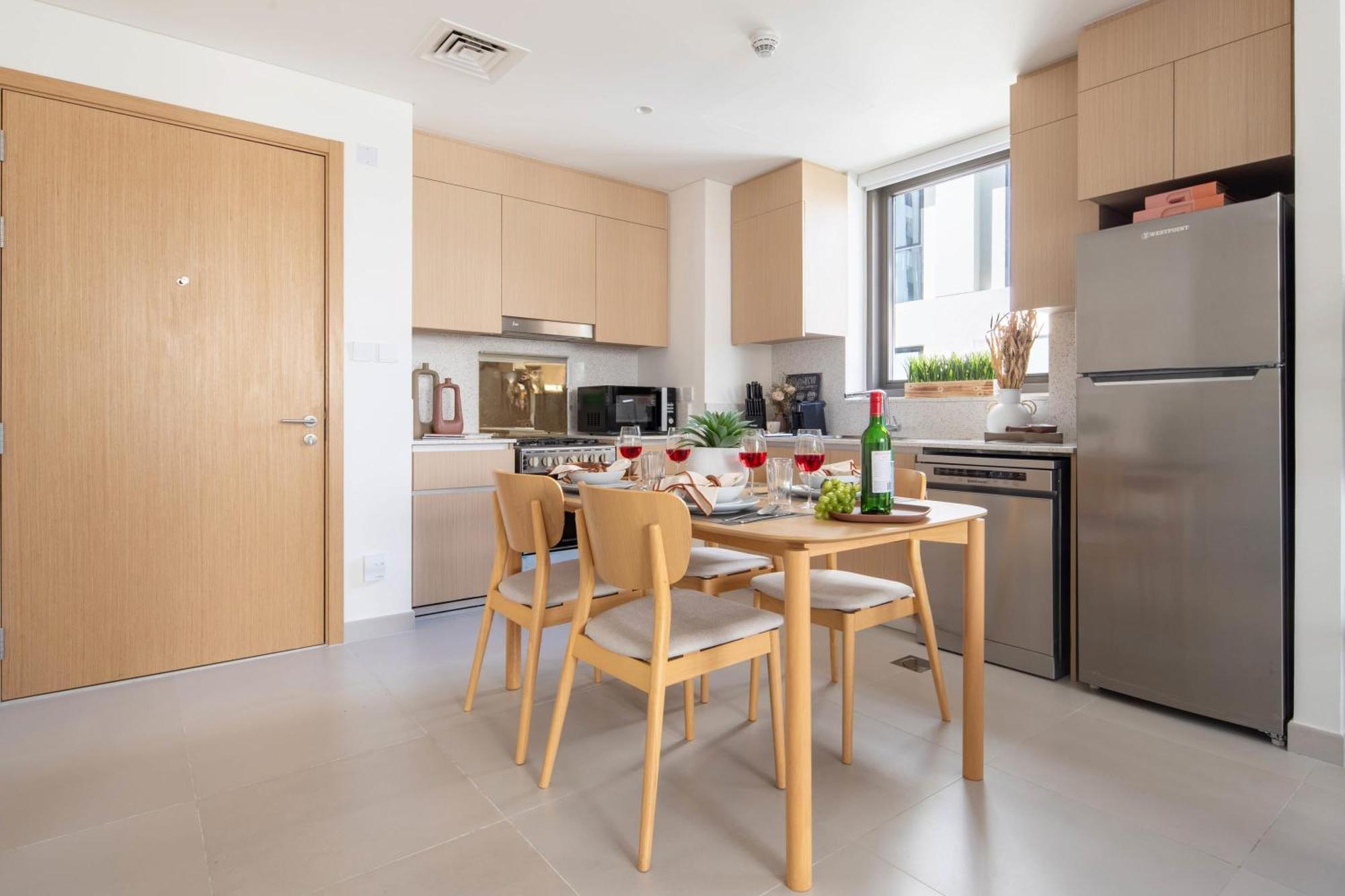 Frank Porter - Bayshore At Creek Apartment Dubai