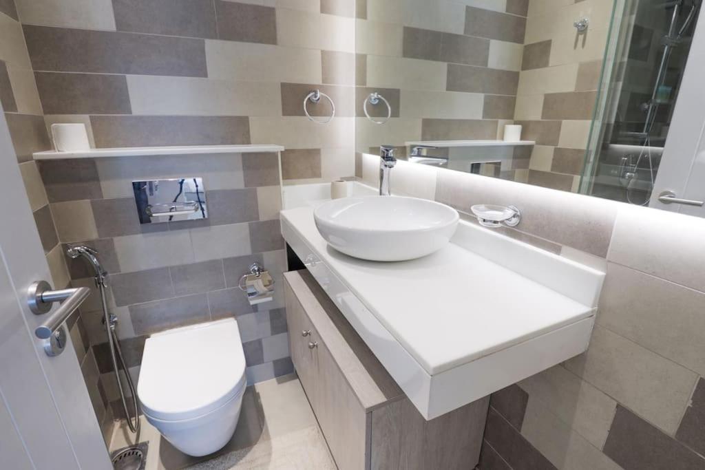 Apartament Spacious & Modern 2br In Seven Palm