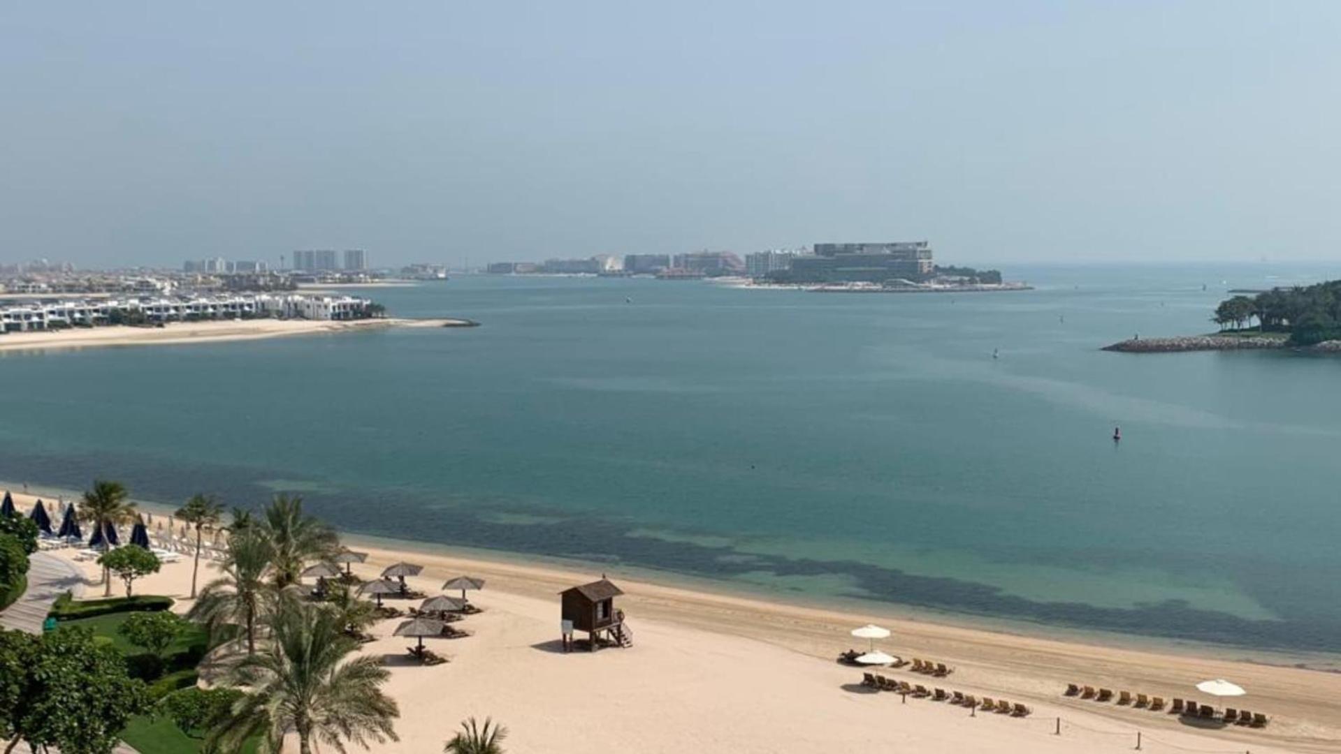 Al Dabas Views, 3bd Sleeps 6, Beachfront & Pool Access * Dubai