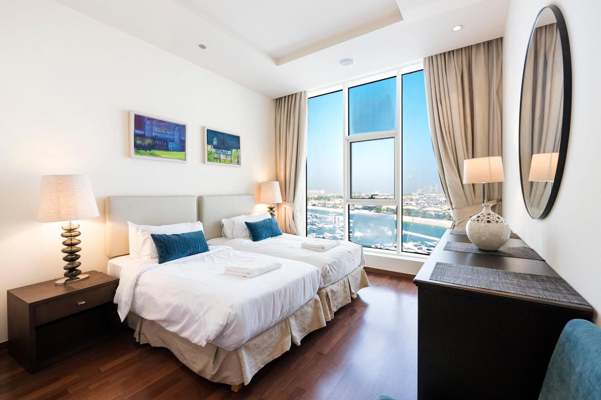 Apartment 2 Bd Tiara Palm Views, & Pool, Amazing Views Of The Palm *