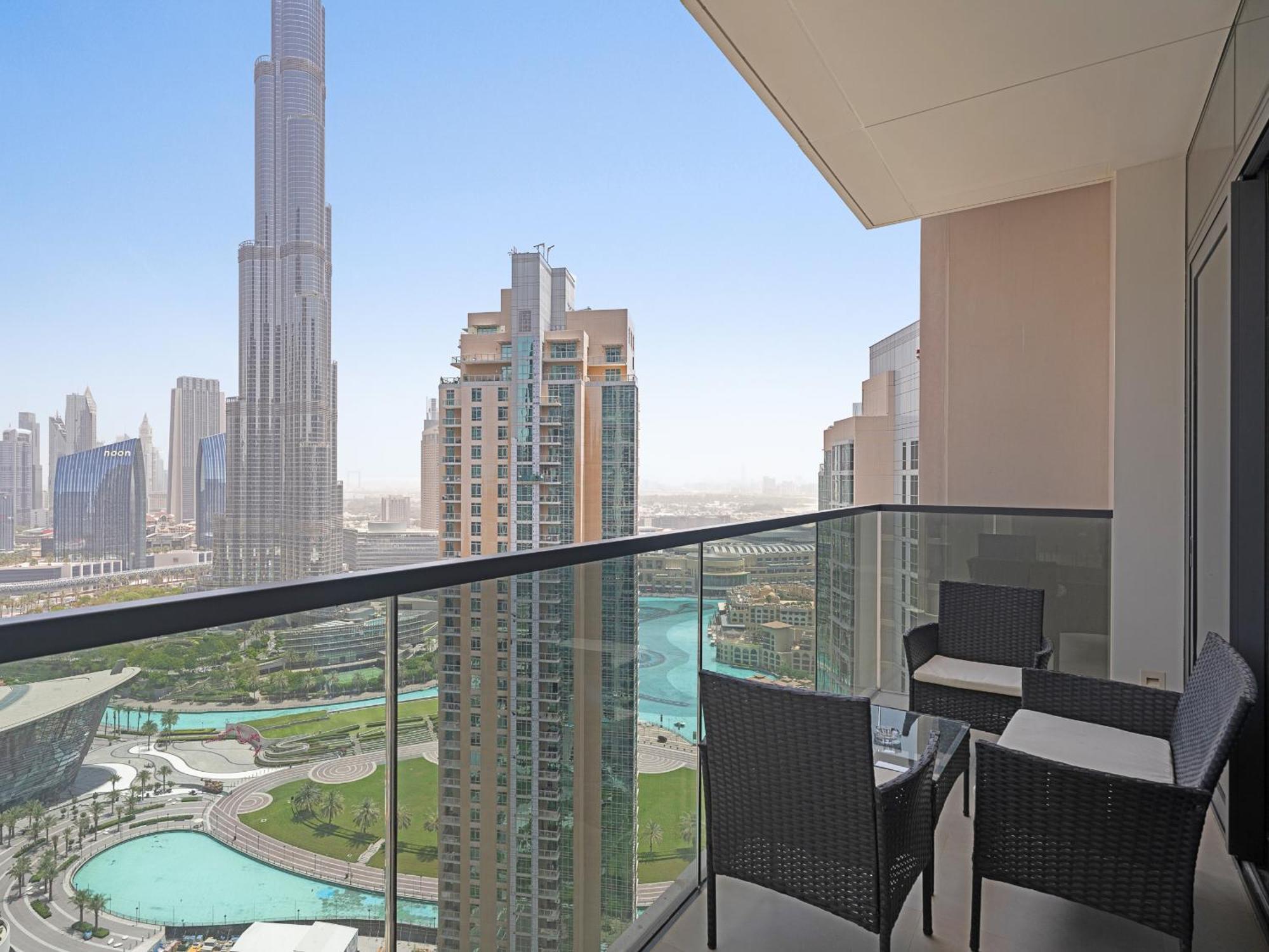 Vibrant 3bdr Plus 1 Guest In Downtown With Burj Khalifa View Dubái