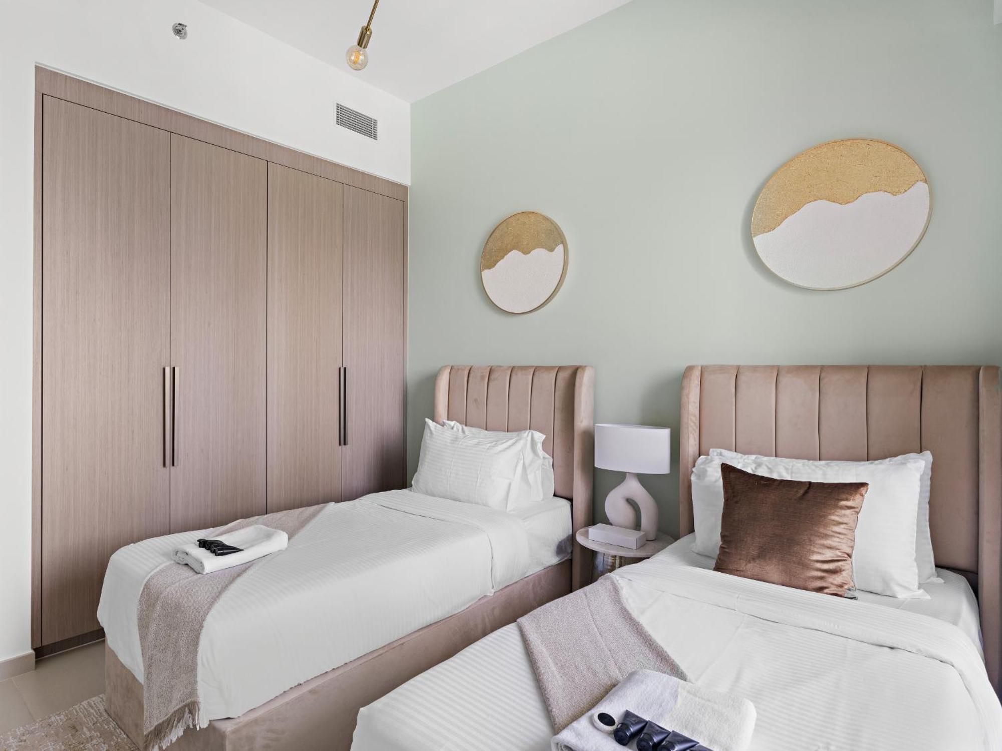 Vibrant 3bdr Plus 1 Guest In Downtown With Burj Khalifa View Dubái