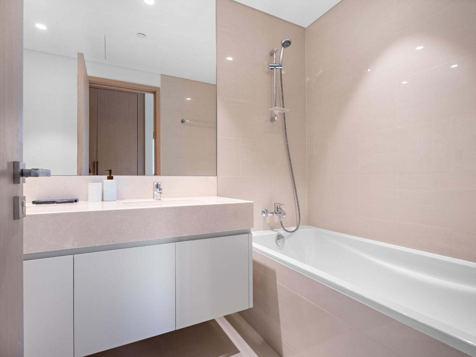 Vibrant 3bdr Plus 1 Guest In Downtown With Burj Khalifa View Apartamento