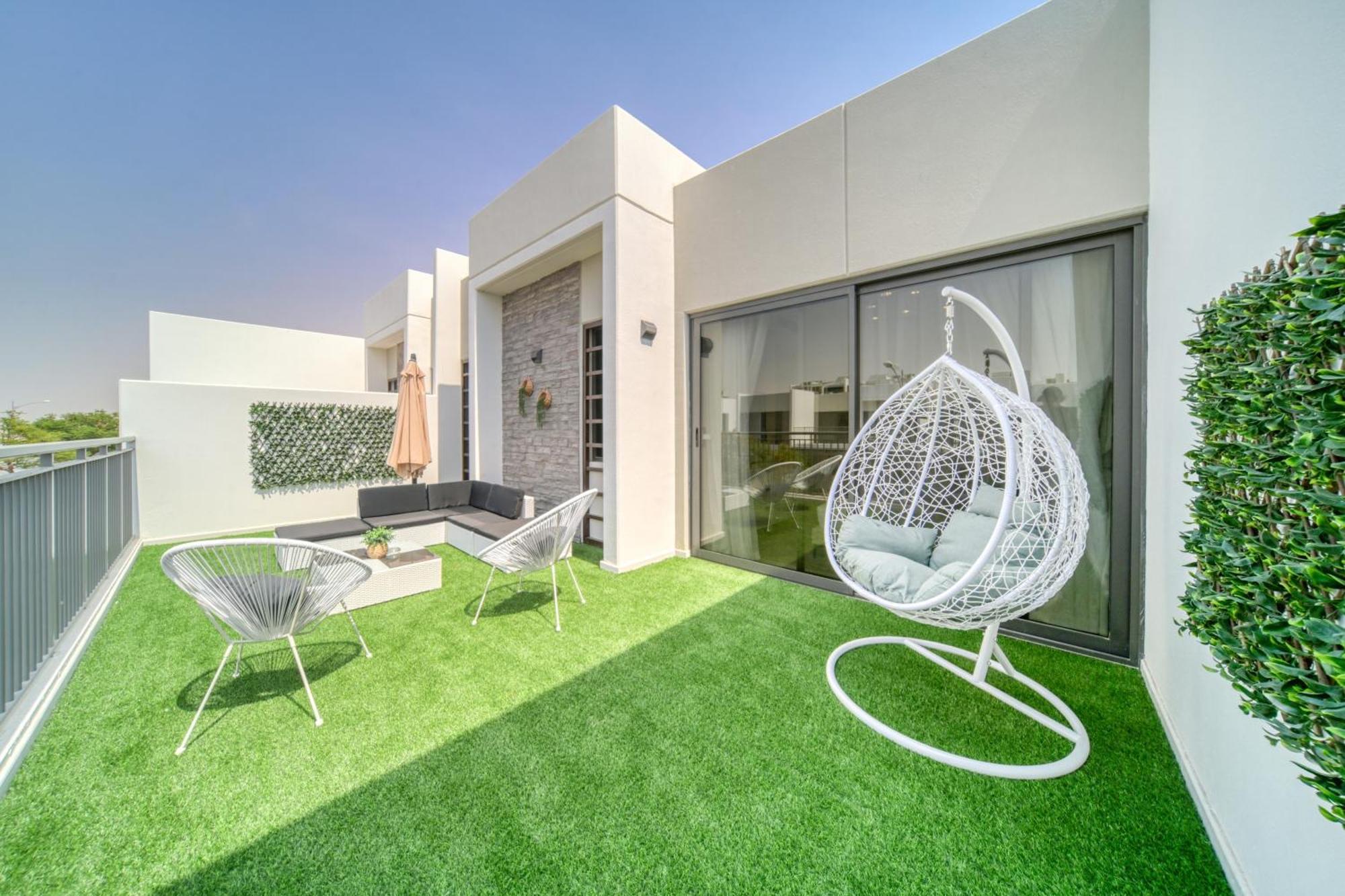 Damac Hills Ll - Stunning 4 Bedrooms With Private Pool At Land Villa *