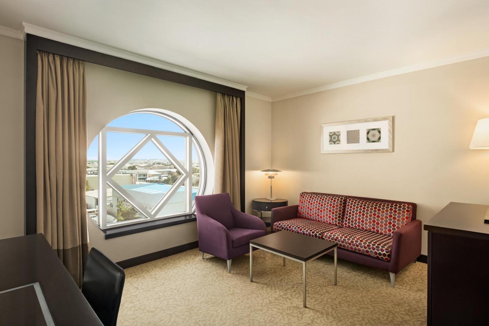Ramada Plaza By Wyndham Deira 4* Dubái