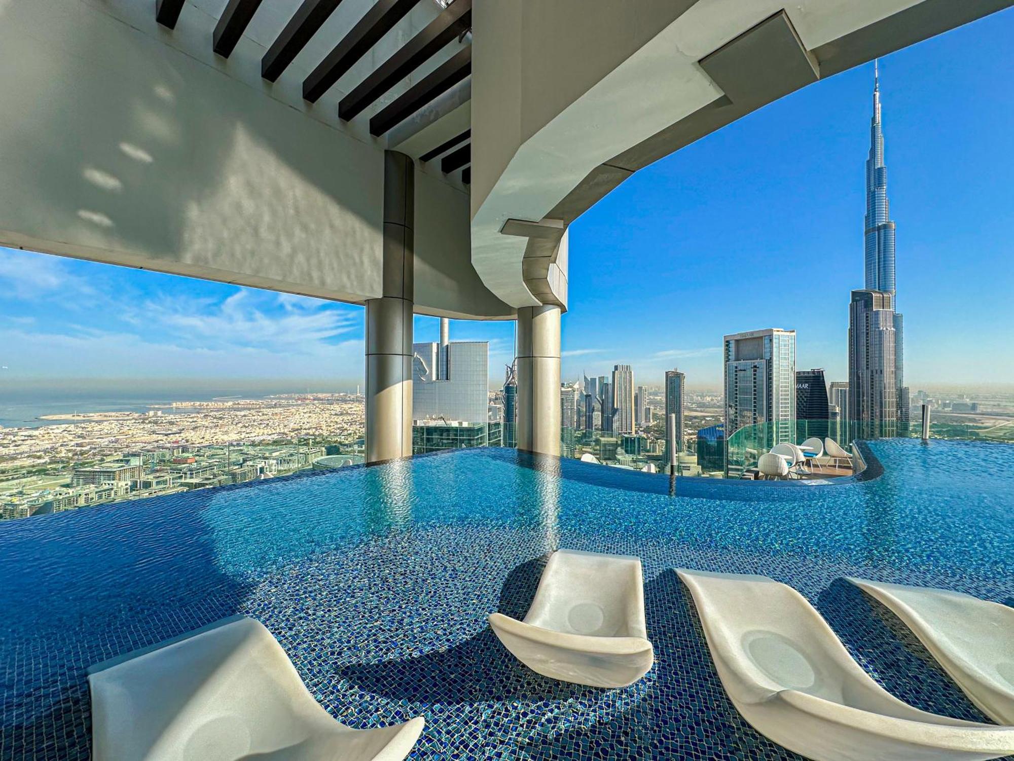 Apartment Burj Khalifa View Balcony With 64th Floor Infinity Pool In Paramount Midtown