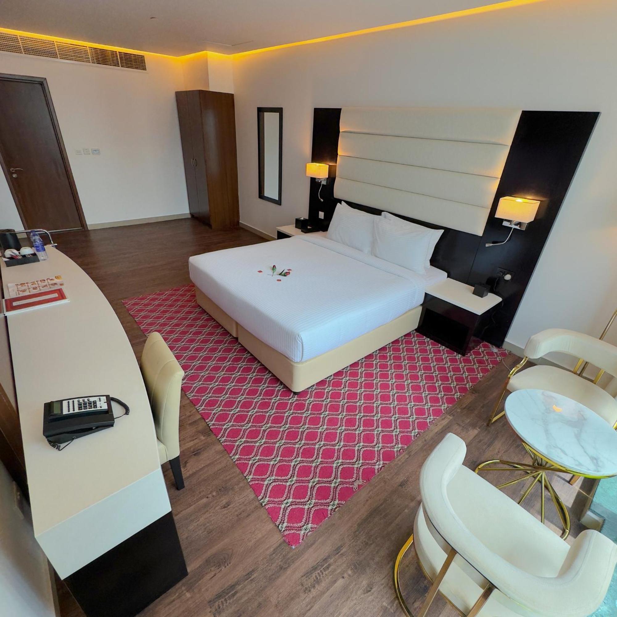 Emirates Grand 3*