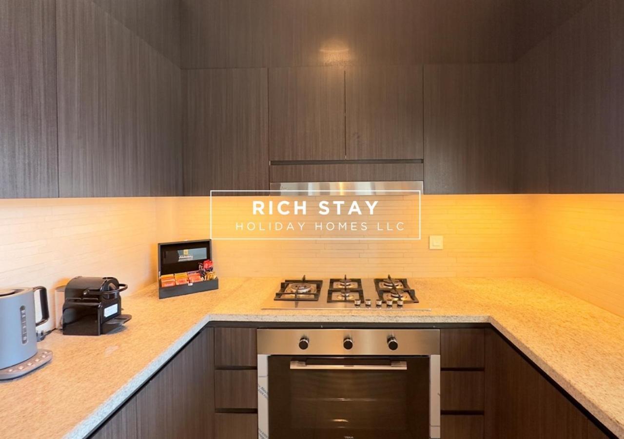 Premium 3br With Burj Khalifa & Mall View Apartment *