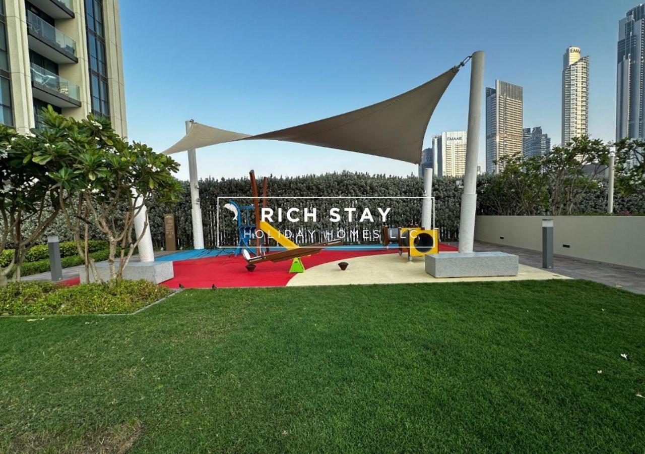 Premium 3br With Burj Khalifa & Mall View Dubai