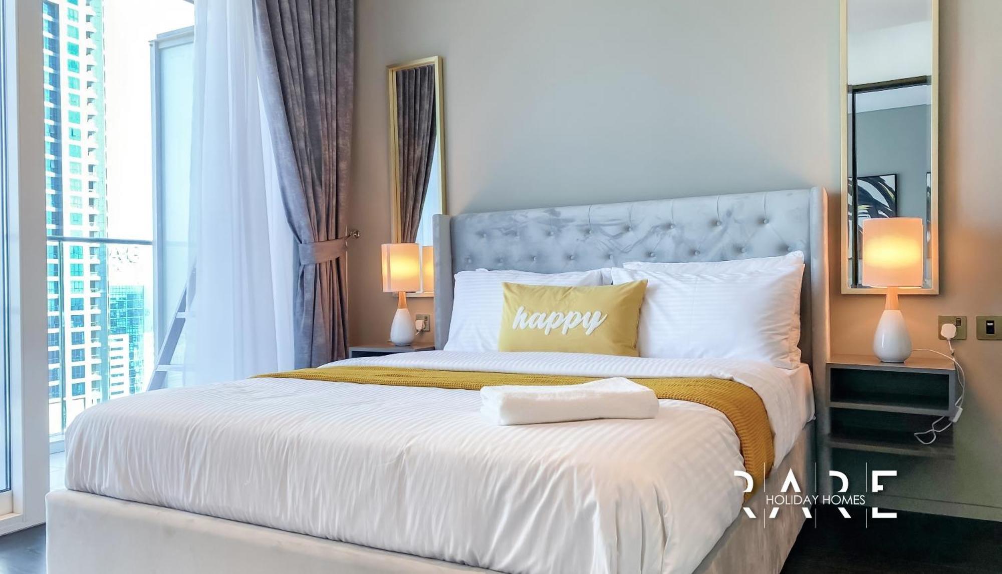 Rare Holiday Homes: Palm View Fendi In Damac Heights Apartamento