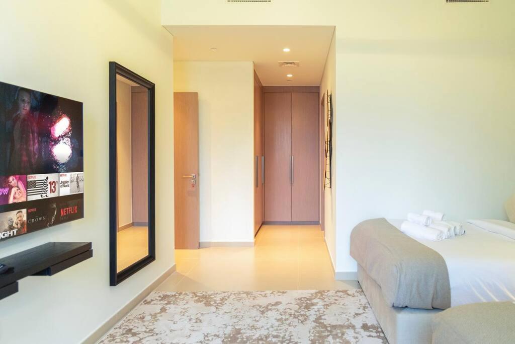 Lägenhet Burj & Fountain Views - Large For 12 Guests! Dubai