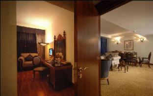 Hotell Grand Excelsior - Bur 4*