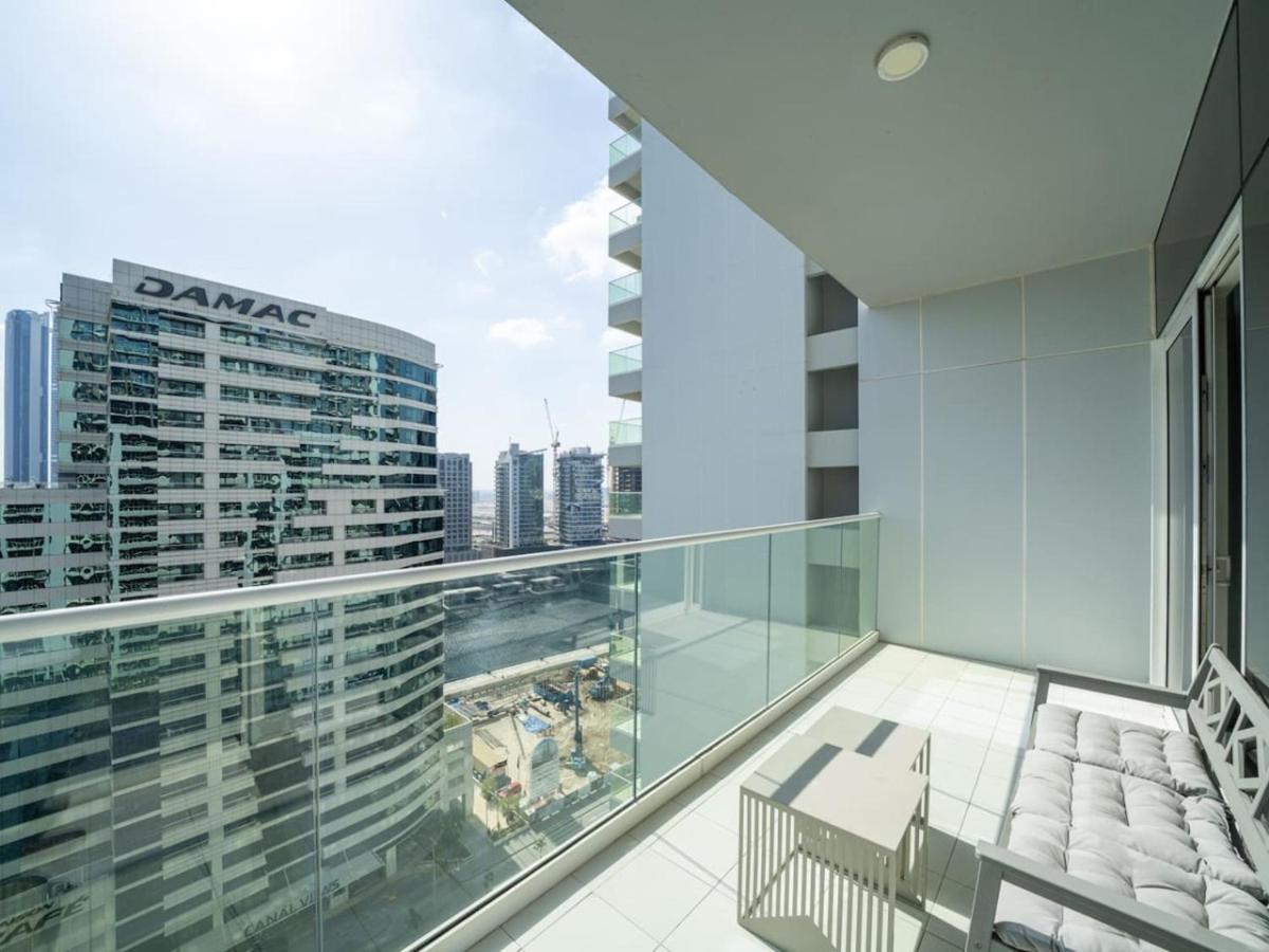 1 Bedroom Business Bay Bliss With A Canal View * Dubaï