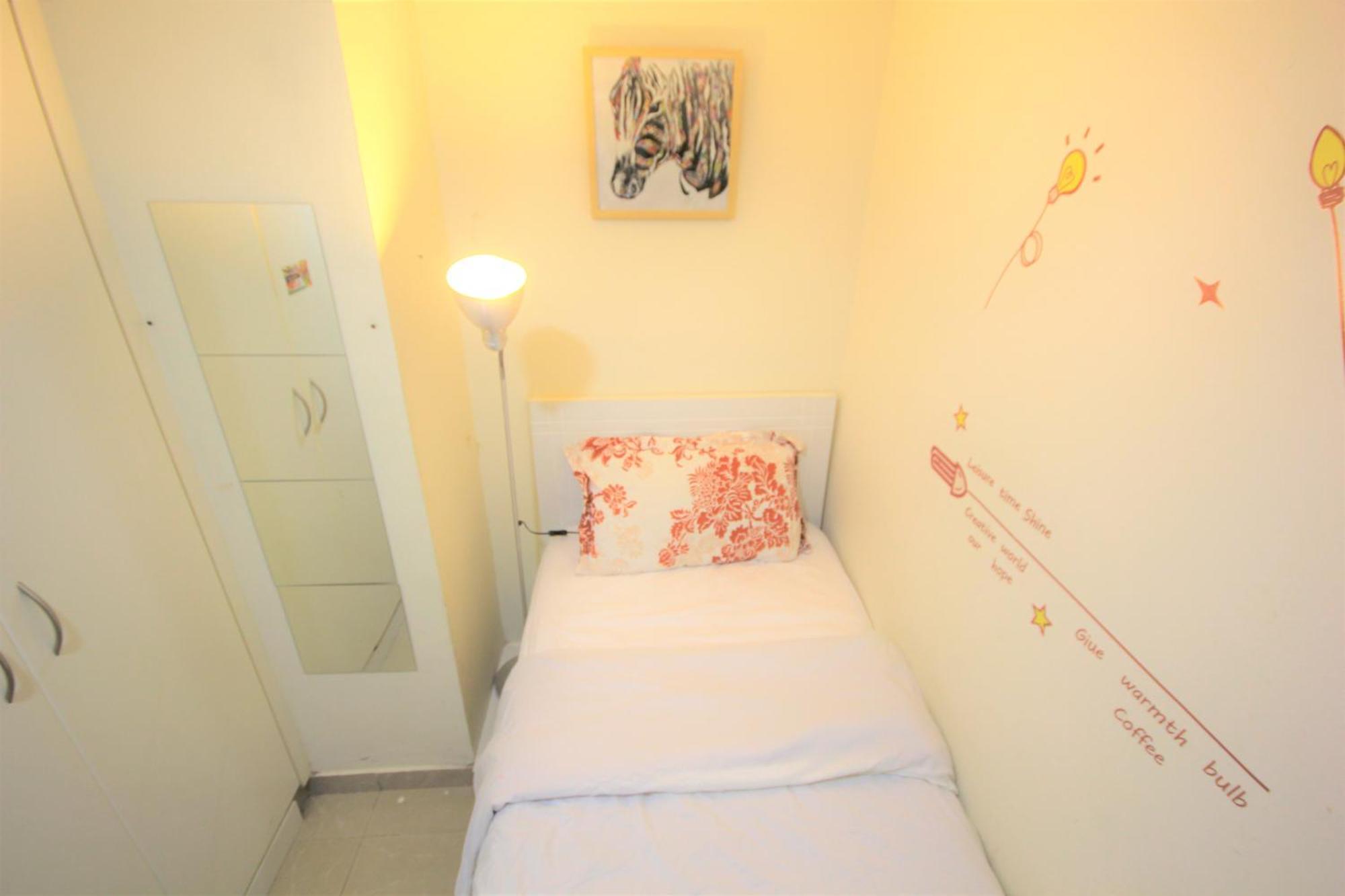 Privatunterkunft Roomy Small And Partitions At Marina