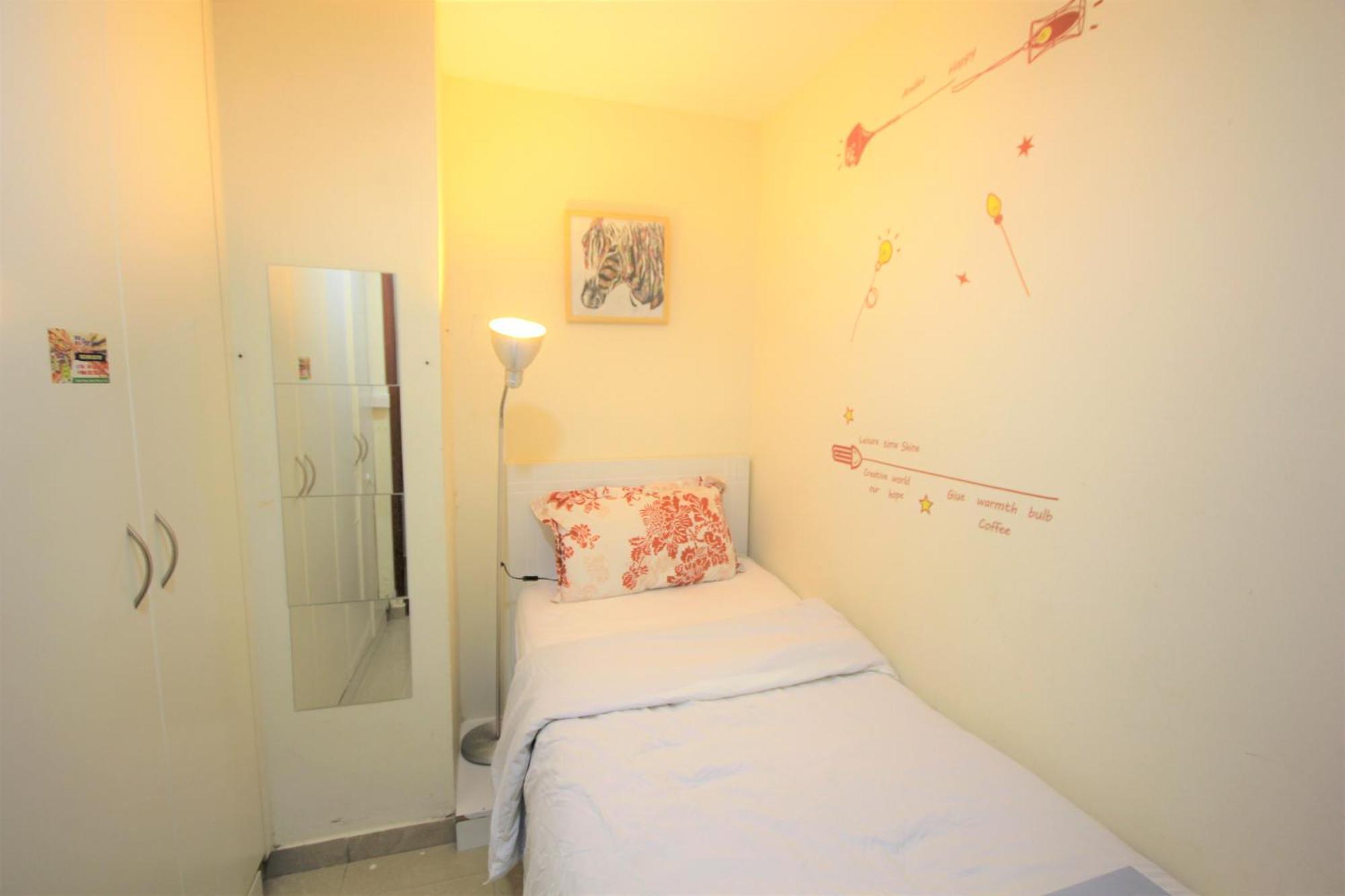 Privatunterkunft Roomy Small And Partitions At Marina *