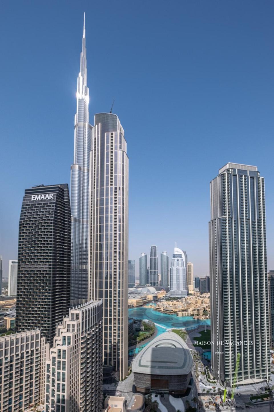 Three Bedroom In Downtown With Burj Khalifa View Apartament Dubai