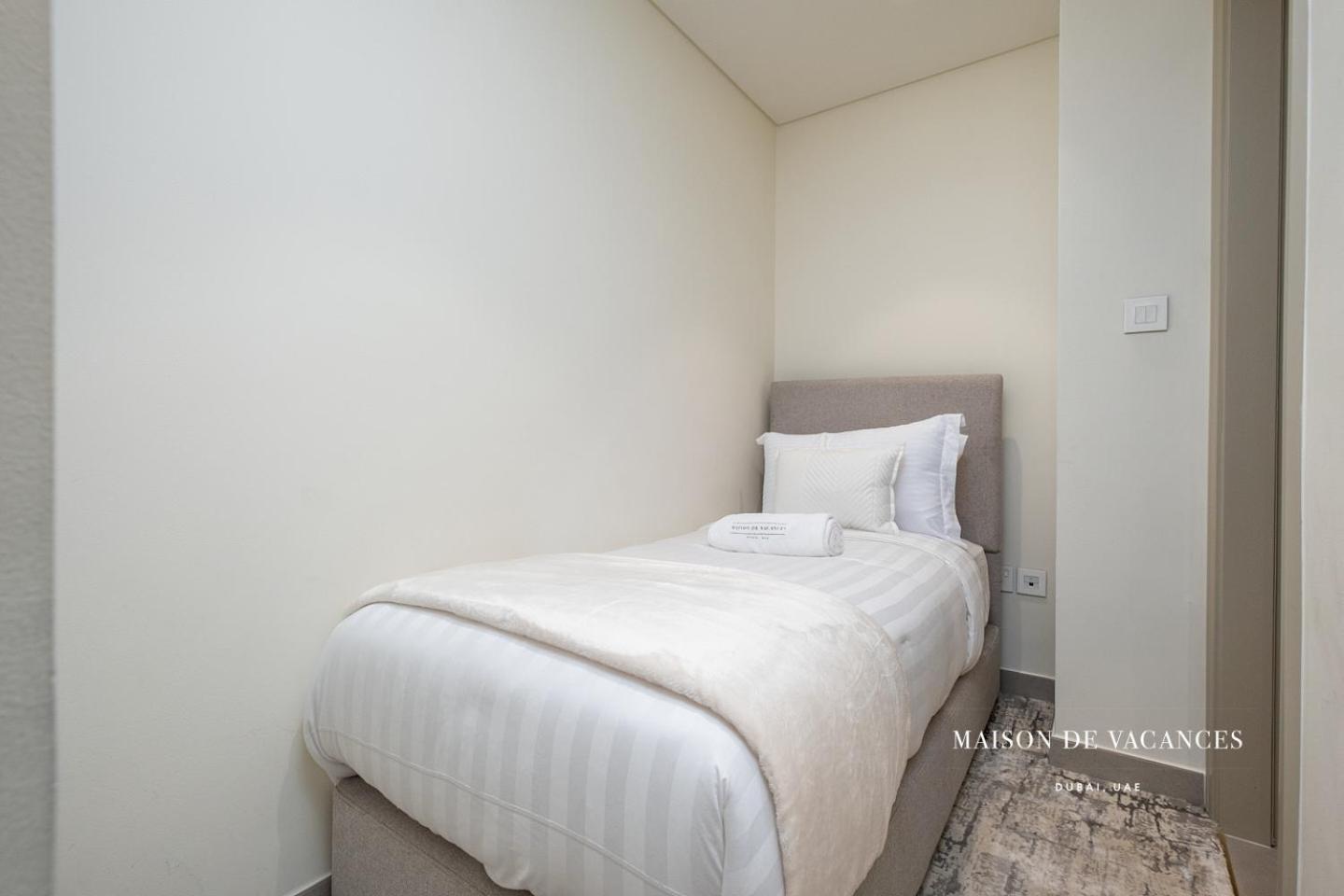 Three Bedroom In Downtown With Burj Khalifa View Apartament