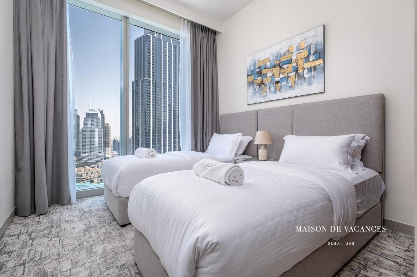 Three Bedroom In Downtown With Burj Khalifa View * Dubai