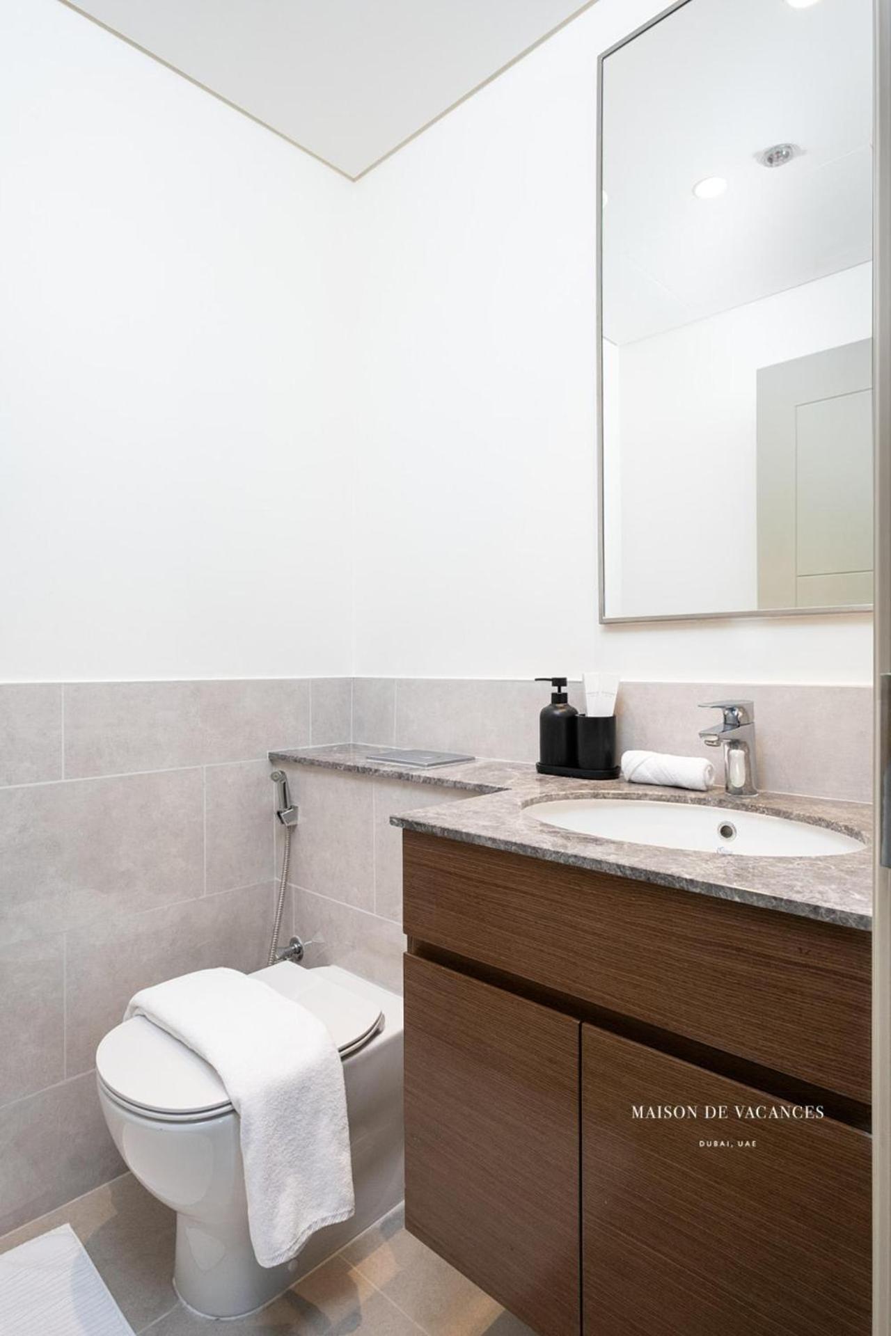 Three Bedroom In Downtown With Burj Khalifa View Apartament