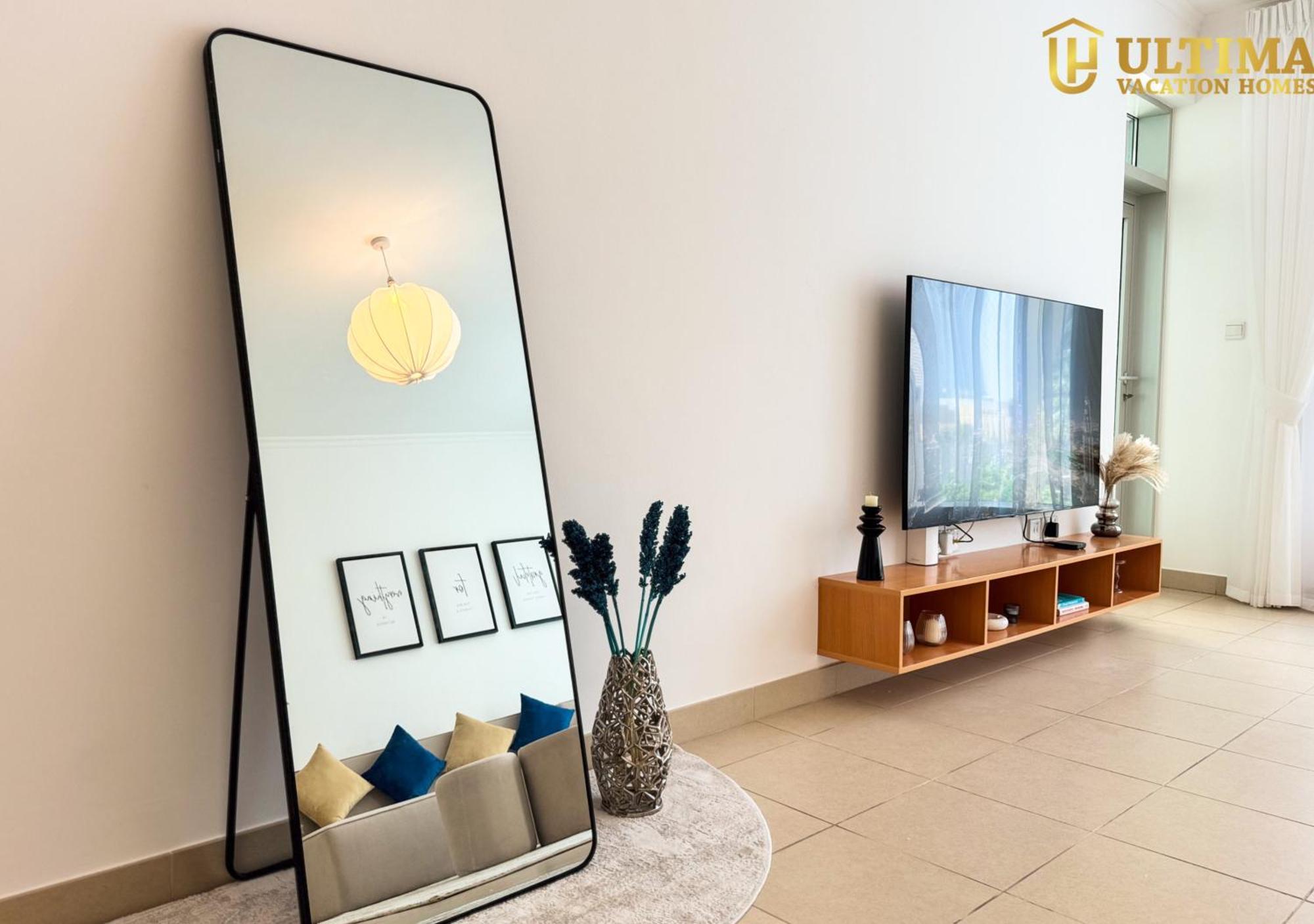 Walk To Mall Alluring 1br In Burj Views *