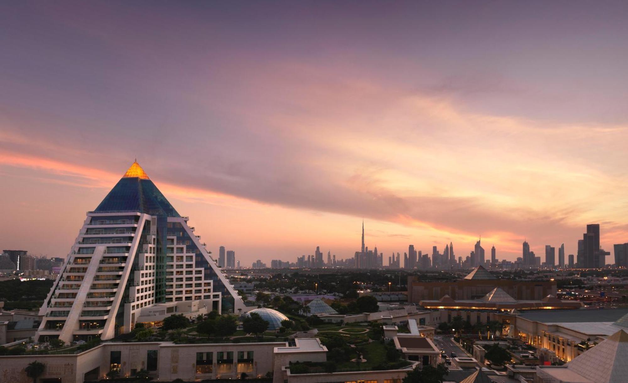 Raffles Hotell 5*