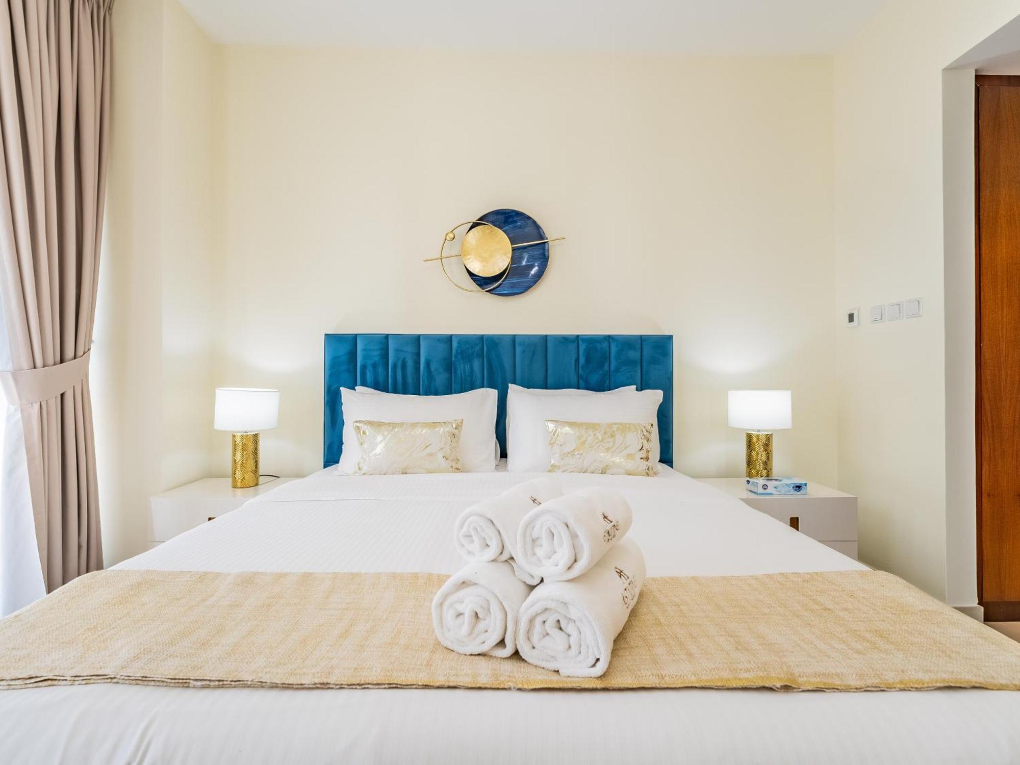 Downtown Luxury Living -1br-standpoint Tower A Apartment Dubai