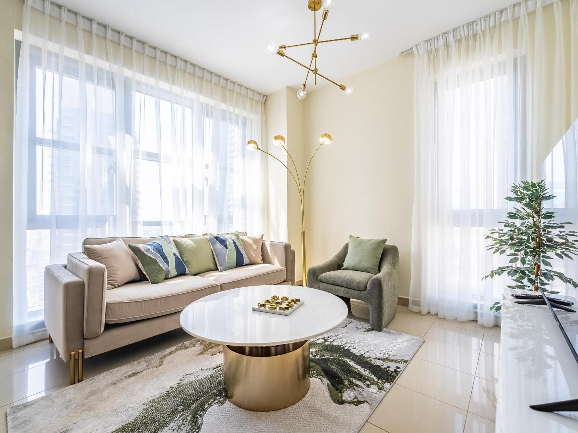 Downtown Luxury Living -1br-standpoint Tower A Apartment *