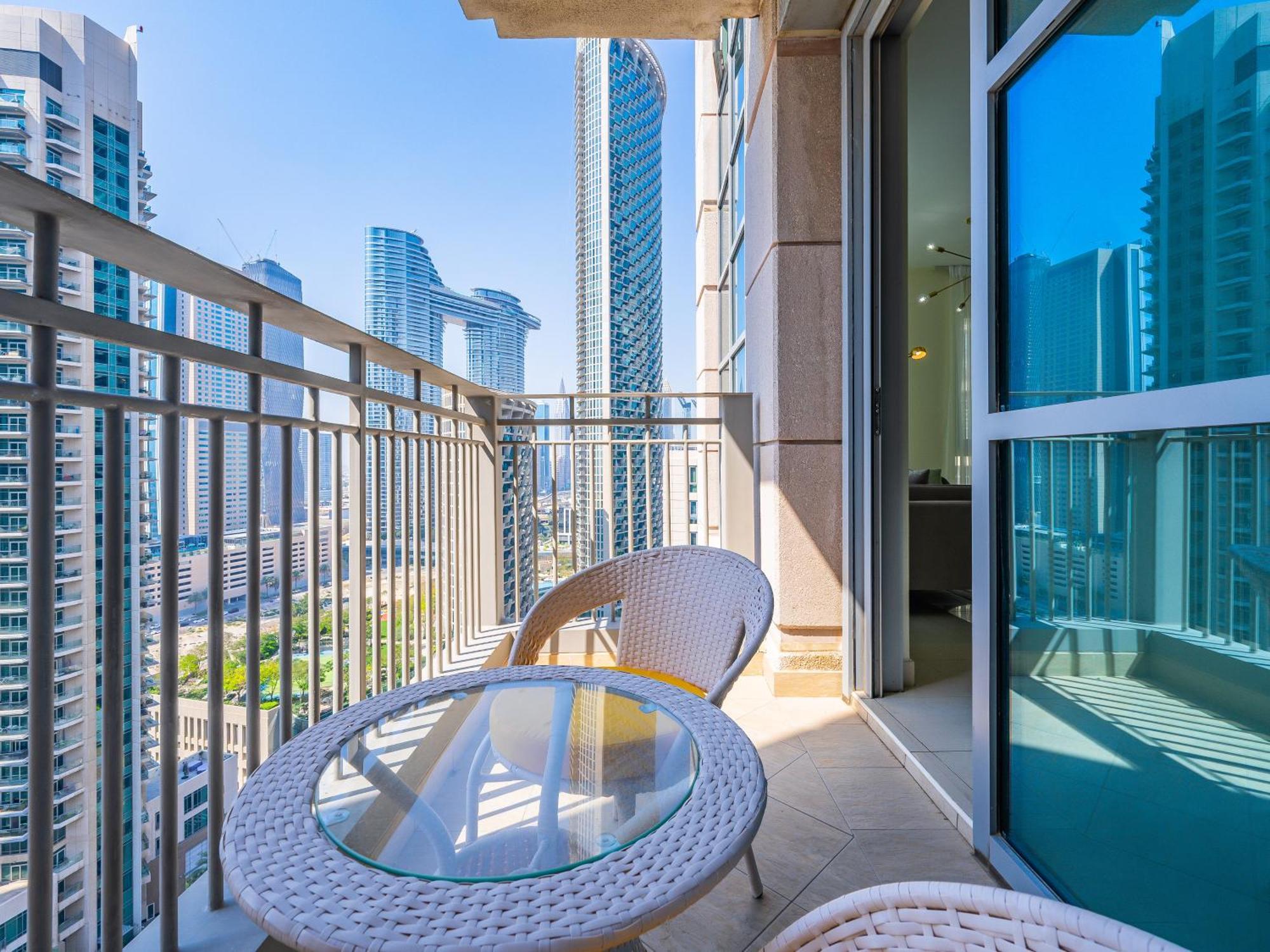 Apartment Downtown Luxury Living -1br-standpoint Tower A *