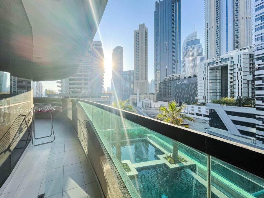 Appartement Two Bed In Damac Upper Crest Tower Near Burj Khalifa - Ezytrac *