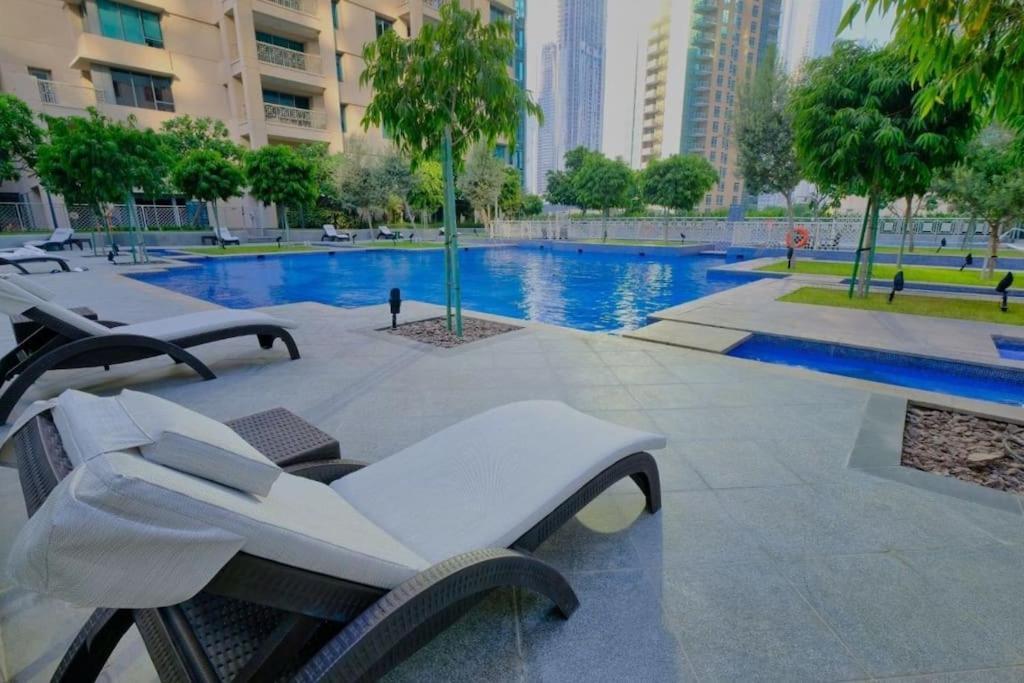 Downtown - 2 Bed 3 Bath Flat - Views Of The Burj & Fountains Apartamento Dubái