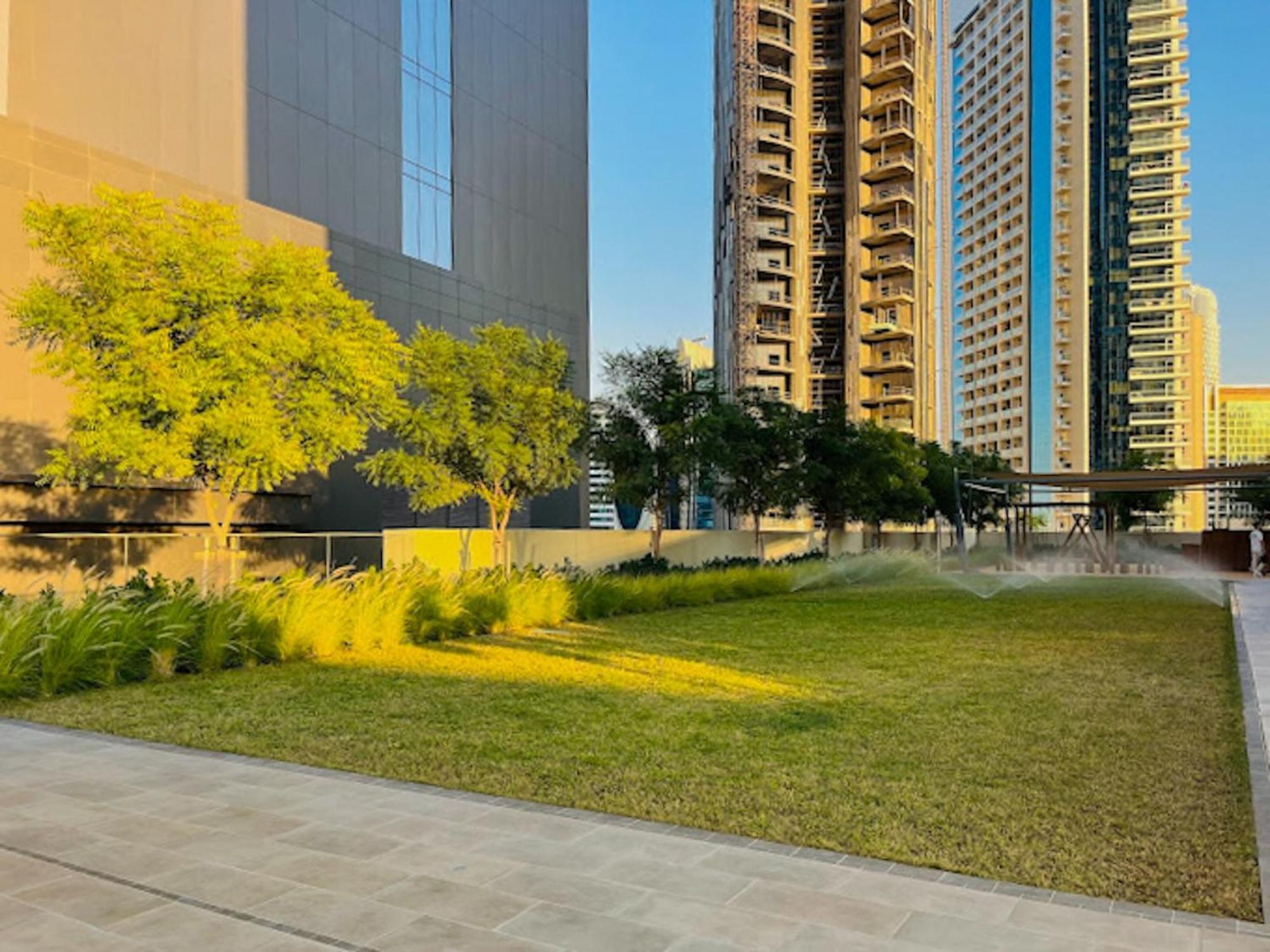 Eden's Homes & - Burj Royale Apartamento Dubái