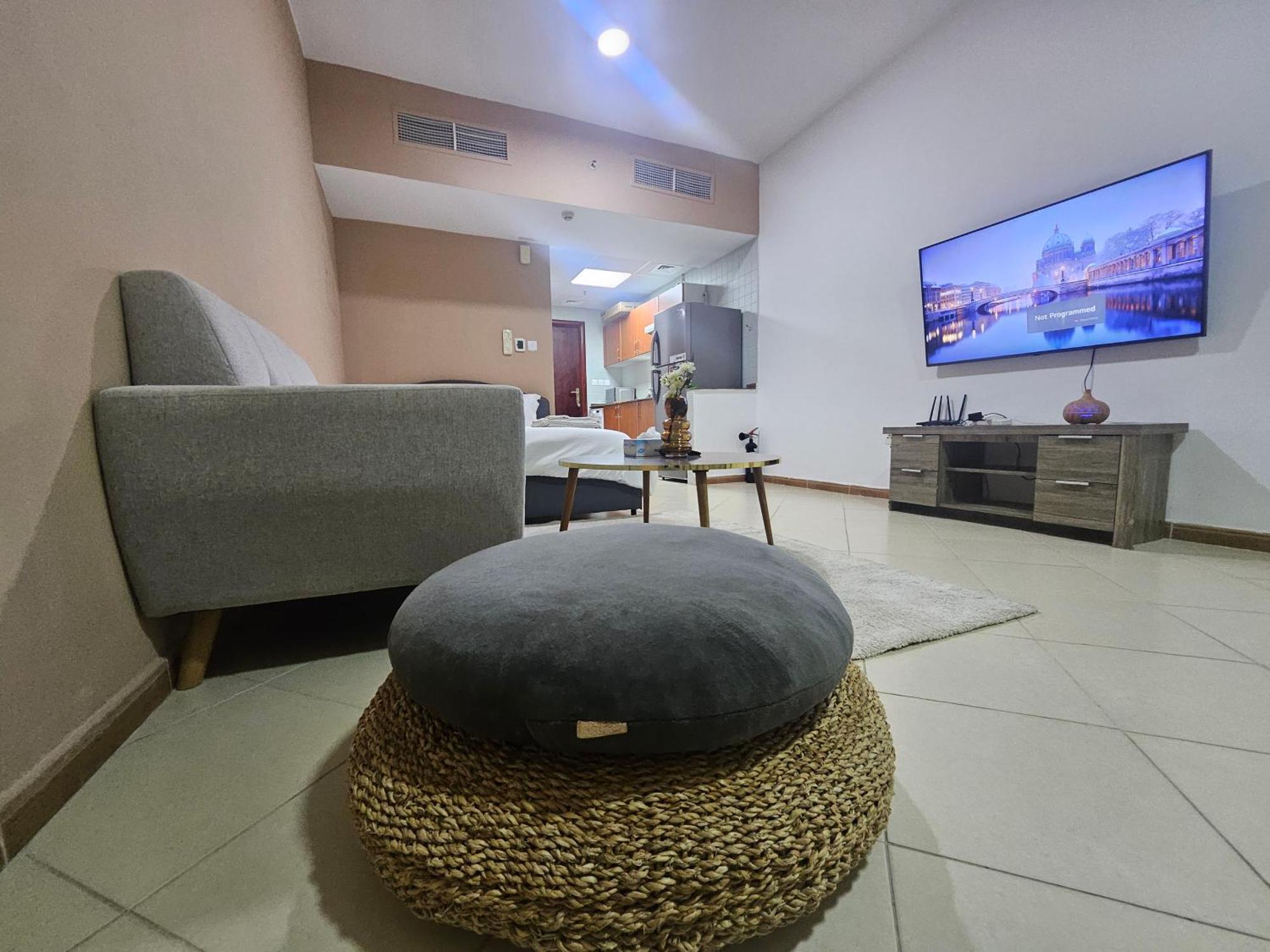 Stunning Apartment, Partial Sea View, Canal Marina View, 5 Min Walk To Jbr And Metro Apartment Dubai