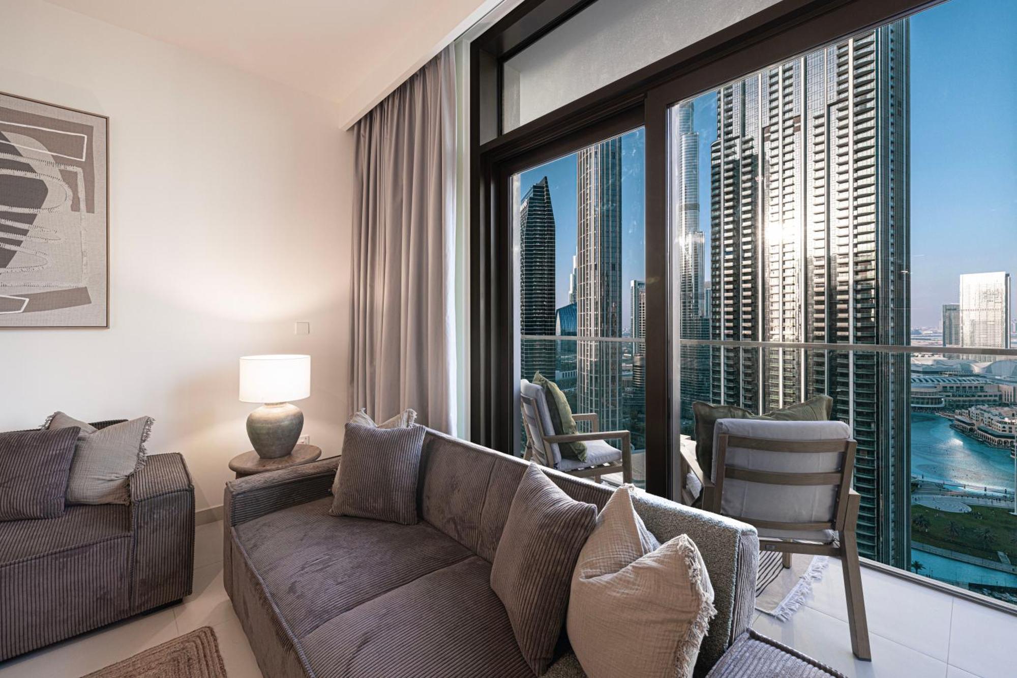 Luxury Sky High 2-bedroom Stunning Burj Khalifa & Fountain Views Dubai