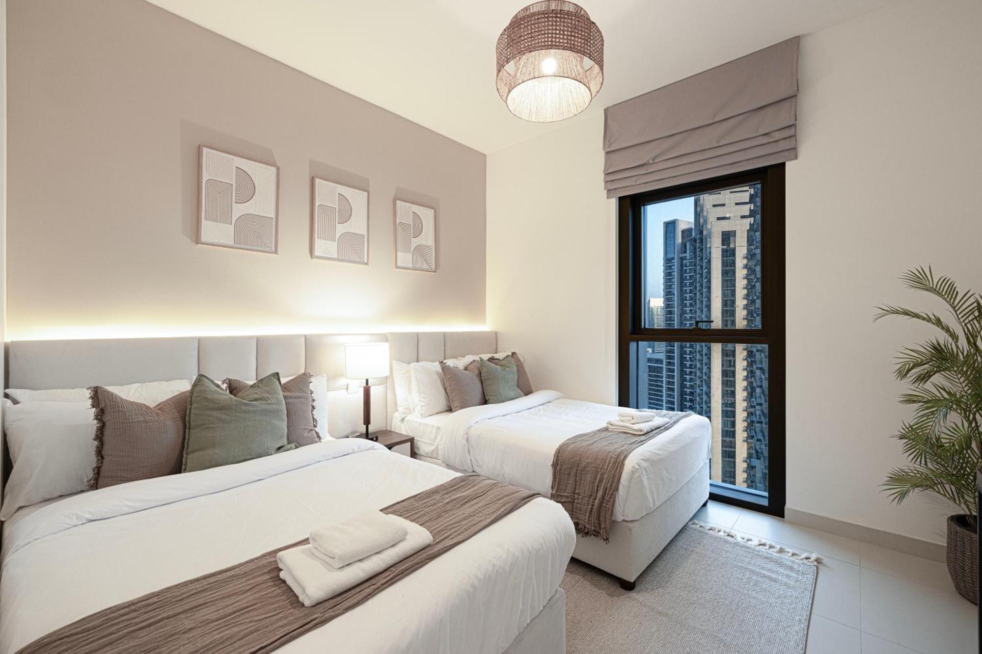 Luxury Sky High 2-bedroom Stunning Burj Khalifa & Fountain Views Apartment