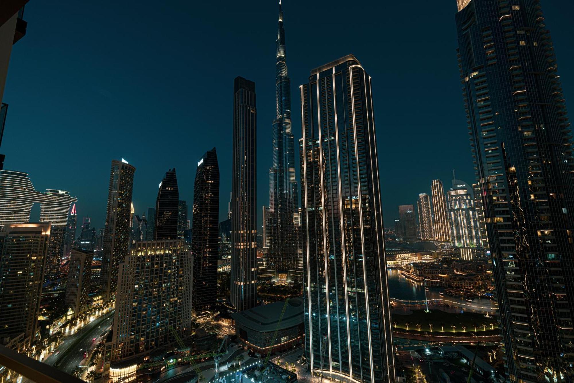 Luxury Sky High 2-bedroom Stunning Burj Khalifa & Fountain Views Dubai