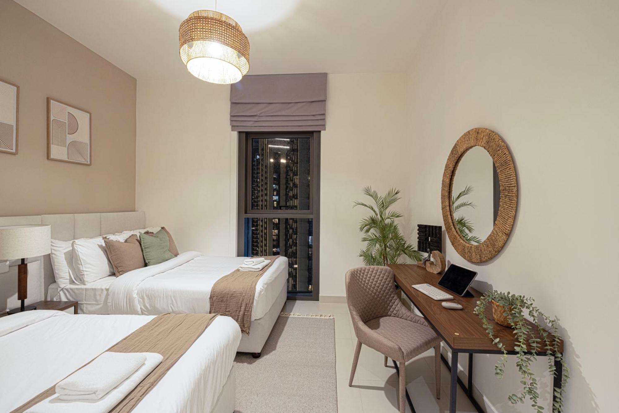 Luxury Sky High 2-bedroom Stunning Burj Khalifa & Fountain Views * Dubai