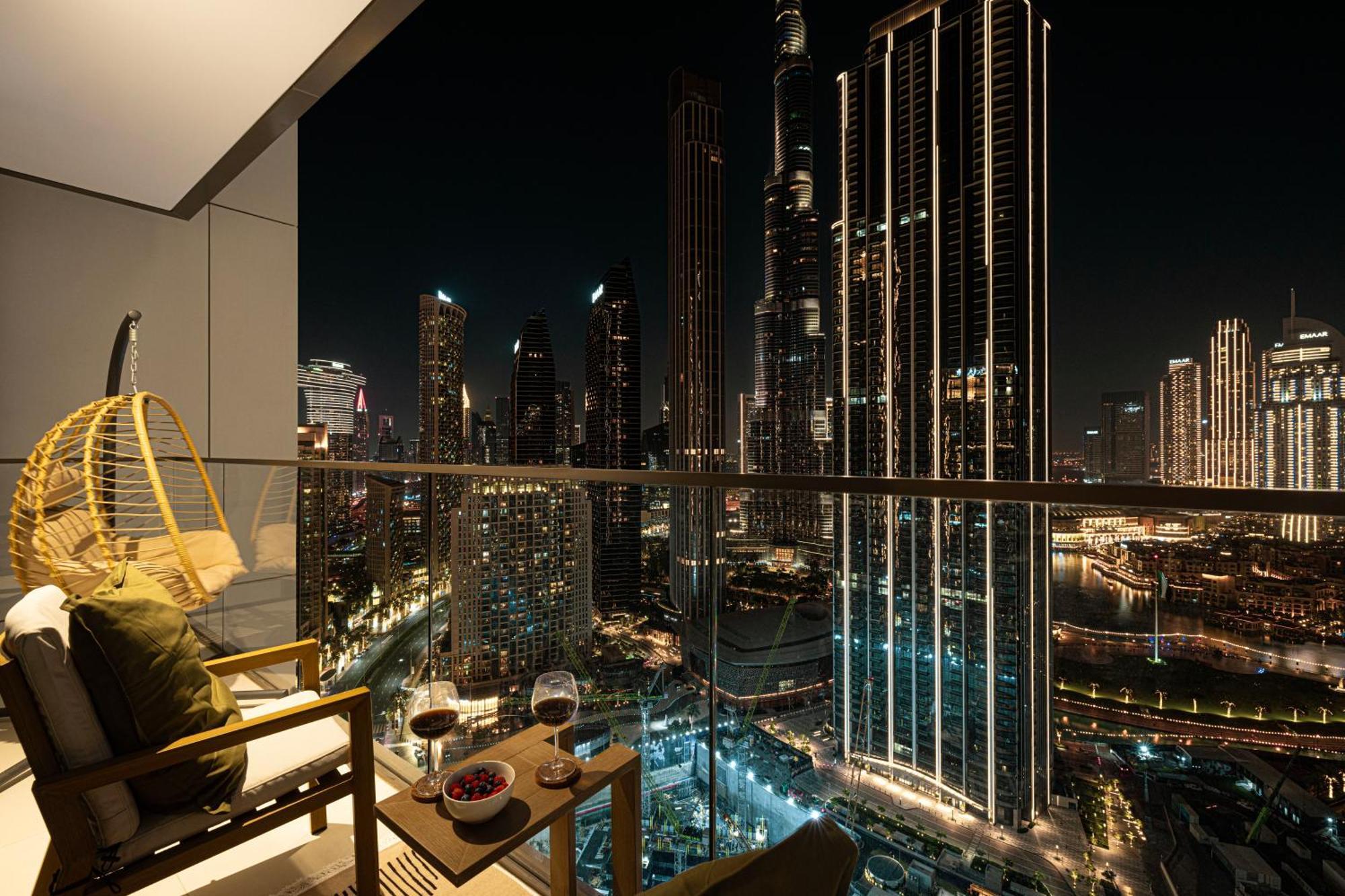 Luxury Sky High 2-bedroom Stunning Burj Khalifa & Fountain Views * Dubai