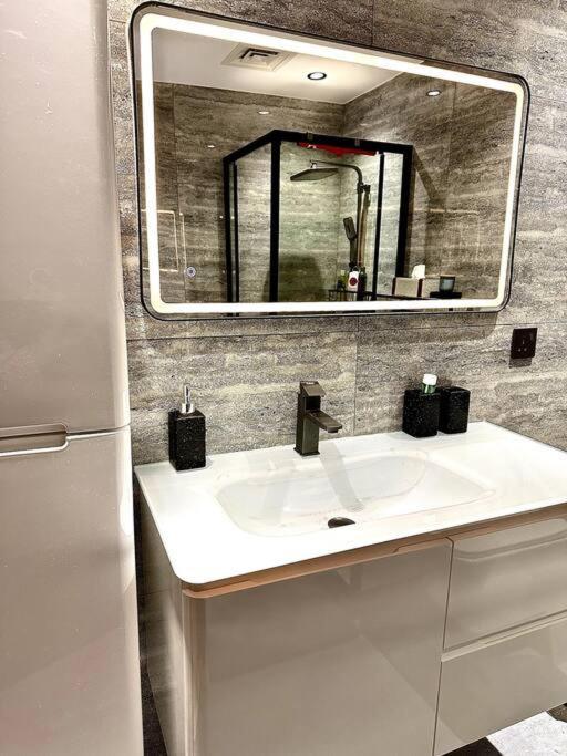 Luxury One Bedroom ! Apartemen Dubai
