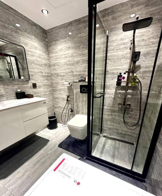 Luxury One Bedroom ! Apartemen Dubai