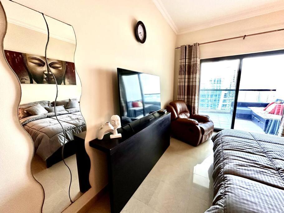 Apartemen Luxury One Bedroom !