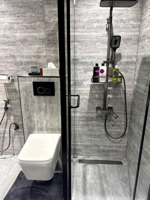 Apartemen Luxury One Bedroom !