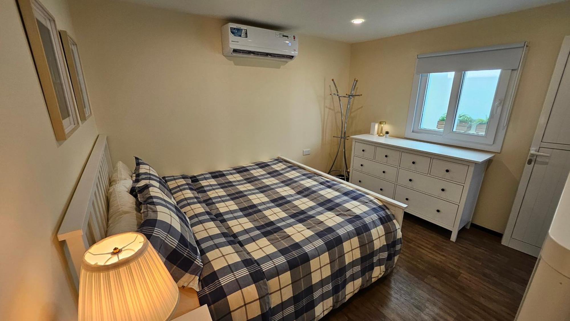 Bungalow 8 - Luxury 1-bedroom In Jvt Gasthof Dubai