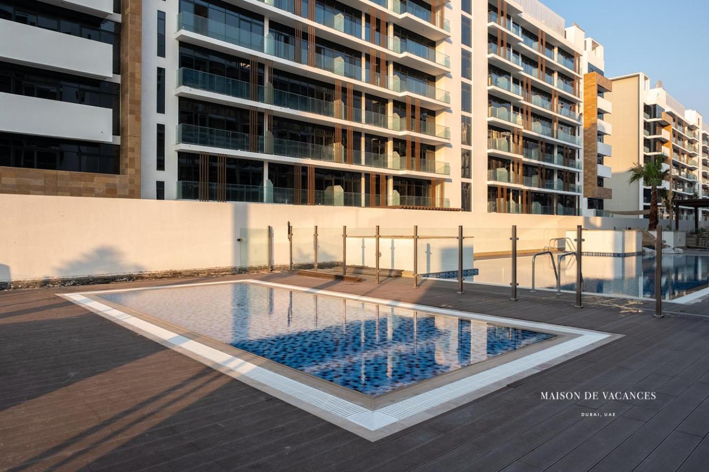 Large Balcony 10mins From Mall Apartamento *