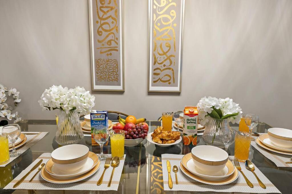 First Class 2br Exquisite Living Apartemen *