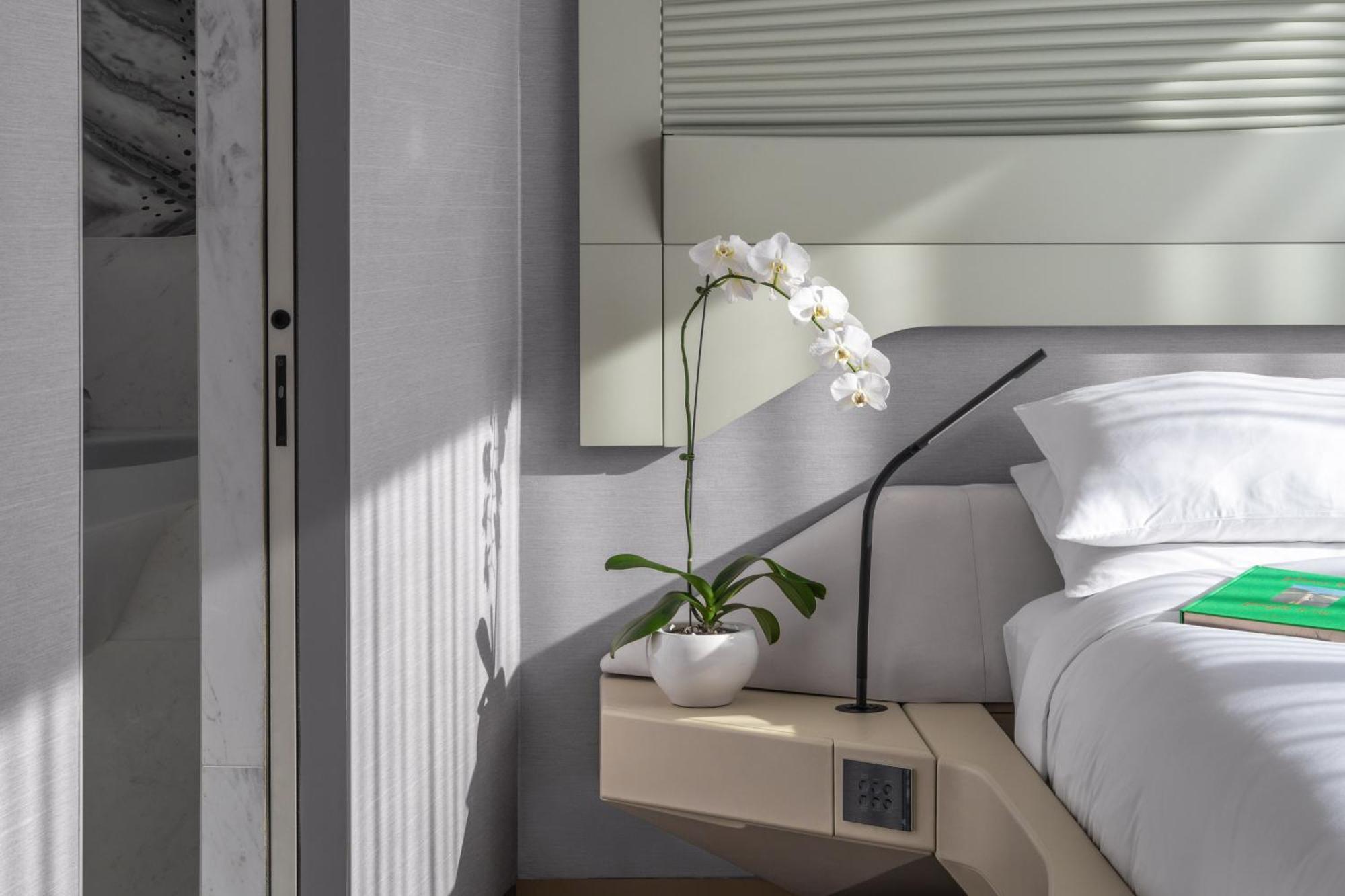Hotel Me By Meliá 5*