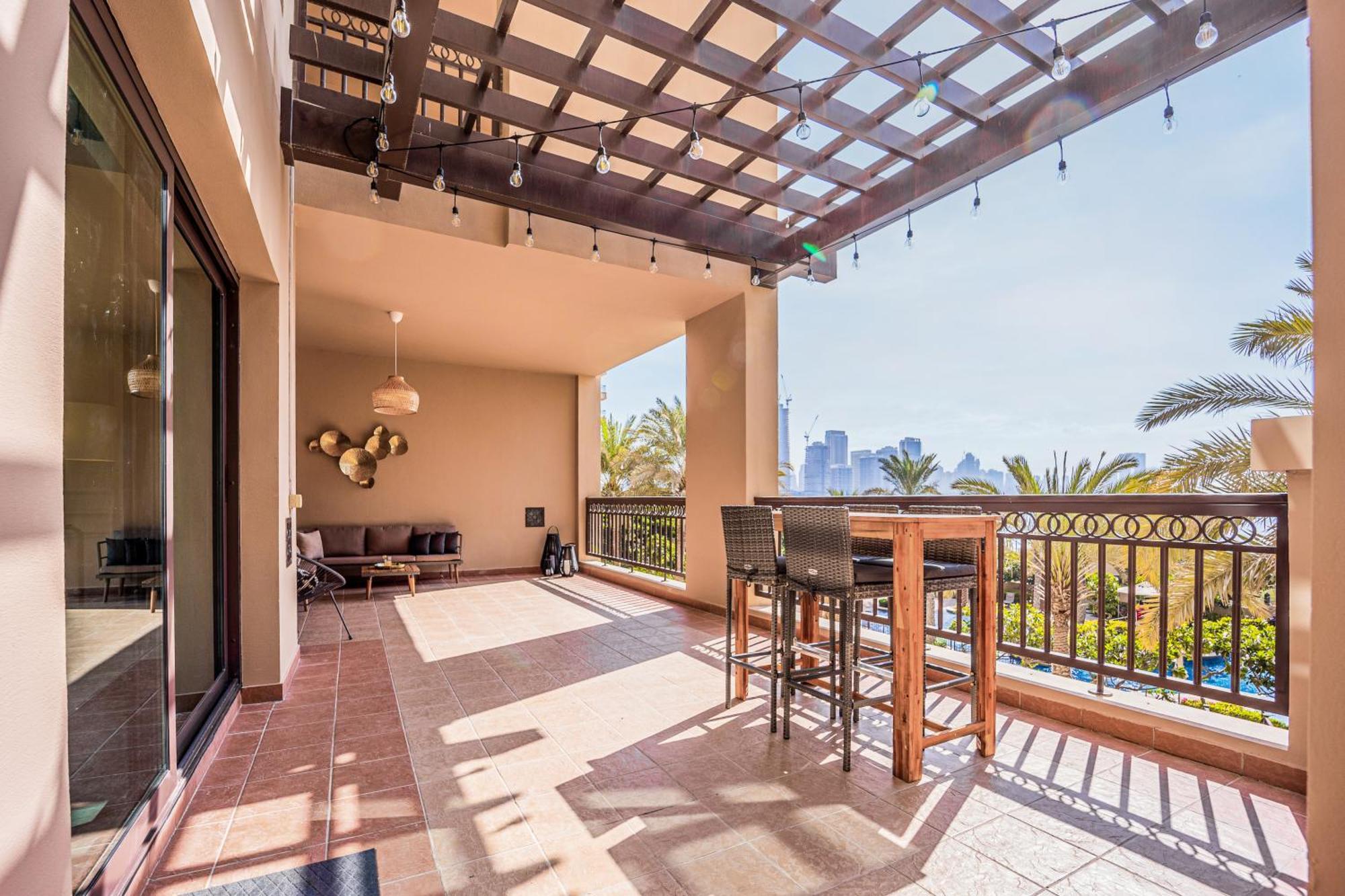 South & North Palm Jumeirah Apartemen *