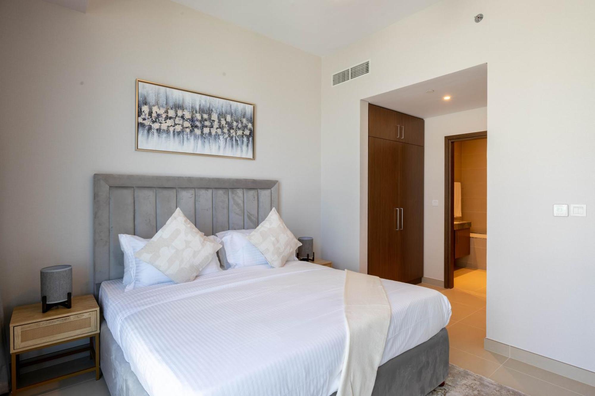 Eden's - 52/42 Emaar *